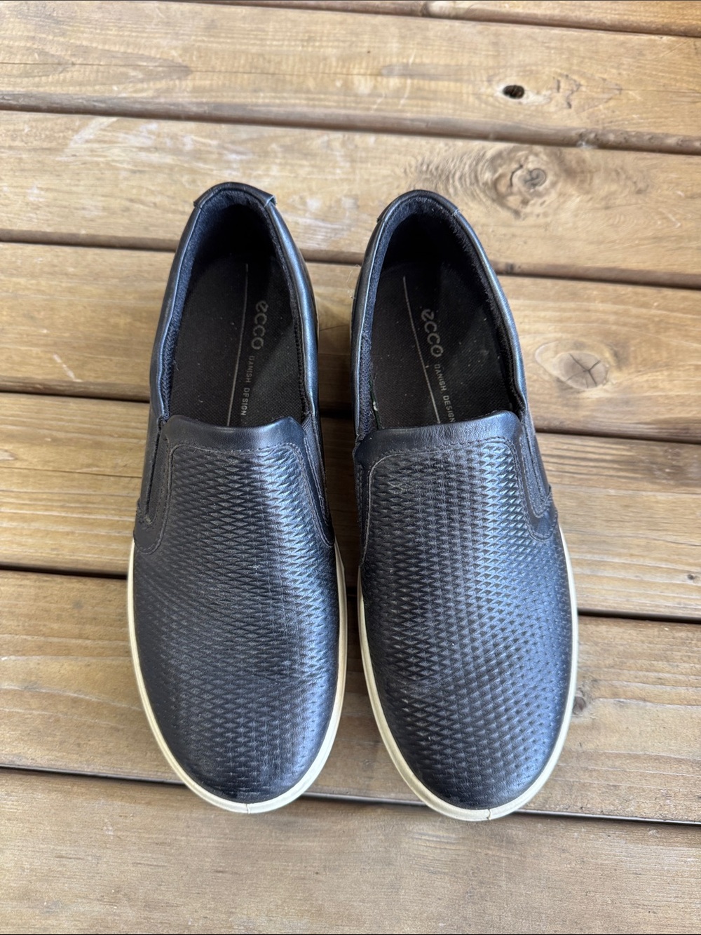 ECCO Women’s Black Slip-On Casual Sneakers